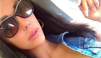 Vedeta din Romania care ii face concurenta lui Kim Kardashian. S-a fotografiat asa si a facut ravagii pe internet