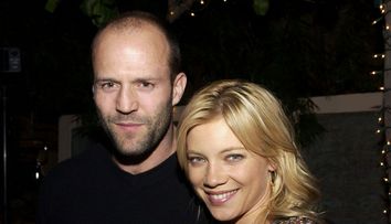 Ți-o mai amintești pe blonda sexy din filmul Crank. Amy Smart este acum de nerecunoscut