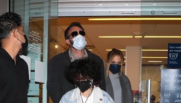Ben Affleck, deja în rol de tată pentru copiii lui J Lo. Cum l-au surprins paparazzii alături de Eve, fiica divei latino