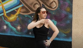 Dana Costea de la „Căsătoriți pe nevăzute” a lansat o piesă. Cum apare în primul ei videoclip