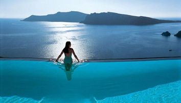 Uite care sunt cele mai impresionante si extravagante piscine din lume!