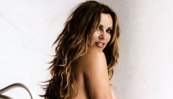 Cand frumusetea nu are varsta. Goala in Playboy, la 49 de ani: VIDEO