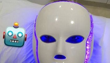 Nu, nu este un robot! Este cea mai noua tehnologie de infrumusetare. Ce se intampla dupa ce porti aceasta masca