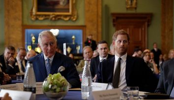 Se termină banii și ajung la fundul sacului! Adevăratul motiv care ar sta în spatele împăcării neașteptate dintre Prințul Harry și Regele Charles