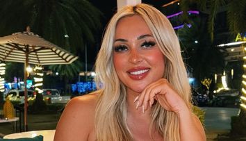 Raluca Zenga, apariție răvășitoare la 43 de ani. S-a fotografiat într-un costum de baie minuscul. Cum arată în prezent fosta soție a lui Walter Zenga