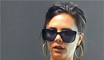 Victoria Beckham are vanatai pe spate. Afla de la ce!