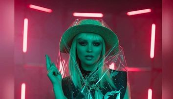 LORA ridică mercurul în termometre cu noul single – E nebună românca