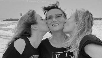 A murit mama Laurei Cosoi. Mesajul actriței: „Te iubim dincolo de viața asta!”