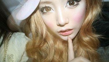 INCREDIBIL! Fata asta <span style=