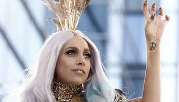 Lady Gaga, in lumea aromelor