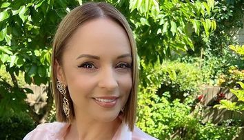 Andreea Marin, apariție surpriză la o petrecere mondenă. Vedeta a venit însoțită de iubitul ei