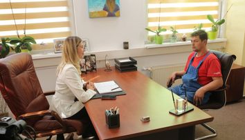Costel nu și-a mai putut stăpâni lacrimile. Răsplata oferită de Roxana Ghioca îi va fi de mare ajutor soției lui