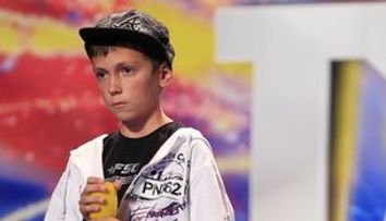 Cosmin Agache face beatbox de 4 ani si la inceput repeta prin baie si se inregistra cu telefonul mobil