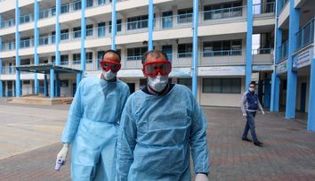 Cum intră coronavirusul în organism? Explicațiile unui doctor din România