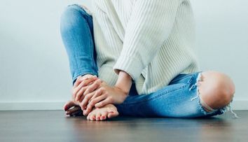 (P) Jeansi cu talie joasă, medie sau înaltă? Cum alegi puloverul potrivit pentru fiecare model