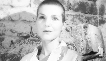 Chris Simion își propune să construiască un teatru din bani privați. Ce eveniment caritabil organizează