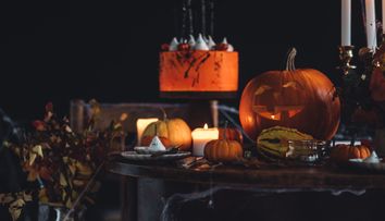 Tradiții și obiceiuri în seara de Halloween 2025. Ce trebuie să faci în cea mai înfricoșătore noapte din an