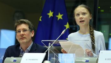 Greta Thunberg, mesaj emoționant pentru români: „Ne vedem în stradă!”