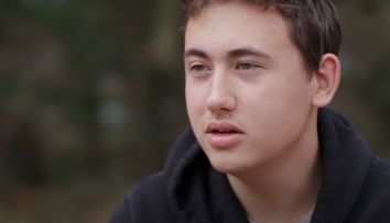 Drama lui David, adolescentul din Mariupol, rănit pe terenul de fotbal în urma bombardametelor rusești