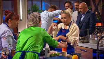 MasterChef, 3 decembrie 2024 - Concurenții nu au voie să vorbească și se înțeleg prin semne! Iese un fel de râsul - plânsul, în timp ce scot tot felul de sunete: 