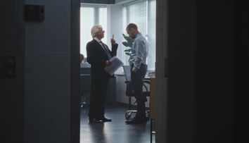 Un angajat a fost concediat în prima zi de muncă, după o convorbire de 47 de secunde cu șeful său. Ce i-a cerut superiorului