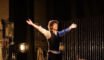 Romanian Creative Week. Dansatorul Jesús Carmona, cunoscut drept „A fenómeno”, spectacol cu sala în picioare