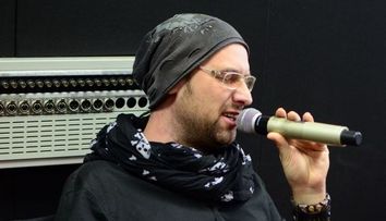 Tibi Scobiola lucreaza alaturi de Smiley la primul sau album din cariera!