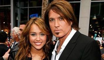 Miley Cyrus, furioasa fiindca tatal ei a criticat serialul 