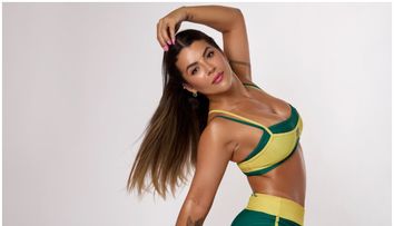 Cum susține Miss Bumbum echipa națională a Braziliei. Rosana Ferreira a încins ringul de dans