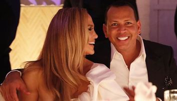 Jennifer Lopez și Alex Rodriguez s-au logodit. Ce vedete au fost prezente la marele eveniment