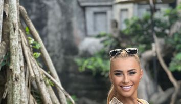 Altarul făcut de Anamaria Prodan pentru Reghecampf: „Este în casa mea”. Reghe a primit doar cuvinte de laudă