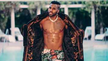 Imaginea cu Jason Derulo în slip, care a creat isterie pe internet. Ce i-a uluit pe fanii cântărețului