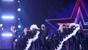 Românii au talent 2021: Estrada Studio, dans modern cu mișcări imprevizibile