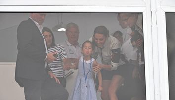 Cea mai tare fază a anului! Prințesa Charlotte, gest ștrengăresc în fața a sute de oameni. Cum a reacționat Kate Middleton