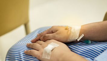 Un tanar de 23 de ani a donat o parte din ficatul sau, pentru a-i salva viata unei fete