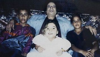 Afla mai multe despre viata lui Muammar Gaddafi! Vezi poze din albumul sau de familie