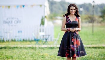 Nicolle Stanese, fara urma de machiaj pe chip. Cum arata gazda emisiunii Bake Off Romania intr-o zi obisnuita