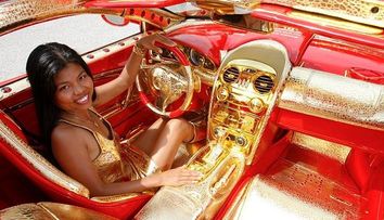 Cele mai penibile fite: Ferrari poleit cu aur, Volkswagen cu gene false sau Logan roz. Fotografii care te fac sa izbucnesti in ras