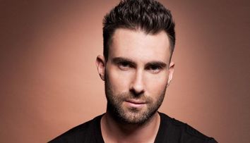 Cel mai dorit barbat din lume s-a insurat. Cum arata proaspata sotie a lui Adam Levine, singura care a reusit sa-l imblanzeasca pe muzicianul teribil