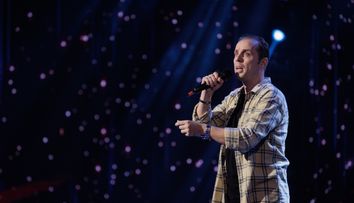 Românii au talent, 4 aprilie 2025. Virgil Păunescu, celebru la prima ediție a show-ului alături de fratele său - Frații Păunescu, s-a întors în concurs! Cum au reacționat jurații