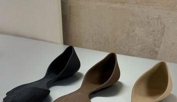 “Încălțămintea zero” sau picioare aproape goale – noul trend în  2025. Cum arată propunerile Balenciaga, la 450 $ perechea
