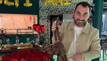 Cum arată mama lui Pescobar. Imagini rare cu Victoria Nicolau. Surpriza inedită pe care afaceristul i-a făcut-o de ziua ei
