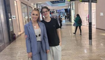 Laurențiu Reghecampf Jr. suferă din ce în ce mai mult din cauza divorțului dintre Anamaria Prodan și tatăl său. Adolescentul a ajuns ținta ironiilor printre colegii de școală: „Îi arată poze și tot felul de nenorociri”