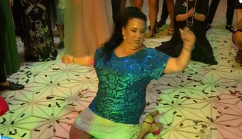 Nașa cuplului Brigitte și Florin Pastramă a făcut spectacol la nuntă. Ipostazele senzaționale în care a fost surprinsă