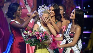 Au ales Miss Teen USA din 5 finaliste identice. Cum arata blondele invinse si care e motivul pentru care castigatoarei i s-a cerut sa renunte la titlu
