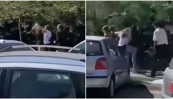 Și-au împărțit pumni și picioare în prima zi de școală! Cum au fost surprinse două eleve din Botoșani VIDEO