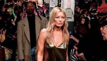 Kate Moss a făcut 18.000 de dolari cu un clip în care doarme. Cine a plătit pentru această distracție
