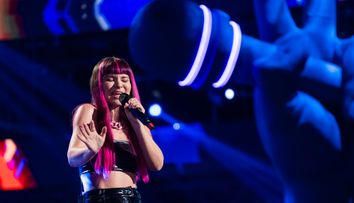 Vocea României 2024, 25 octombrie. Roxana Gavrilă a interpretat melodia „S&M” din repertoriul Rihannei. Chiar dacă are o voce fantastică, nu a reușit să îi convingă pe antrenori: „Cred că trebuie să mai treci pe la noi”