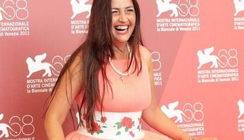 Rona Hartner si-a aratat lenjeria intima la Festivalul de Film de la Venetia!