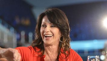 Schimbare spectaculoasa de look pentru Nadia Comaneci. Campioana a renuntat la parul saten pentru un blond deschis si arata de milioane